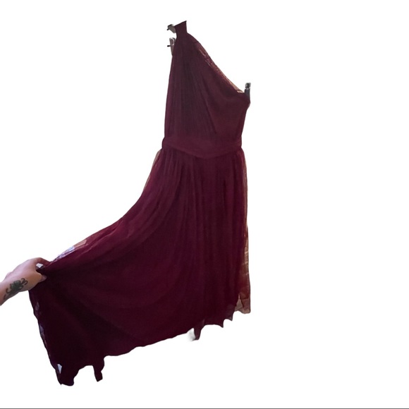 One shoulder Tulle Gown - Picture 6 of 9